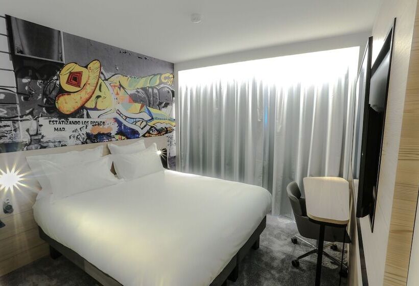 Номер Стандарт, Arena Hotel La Defense