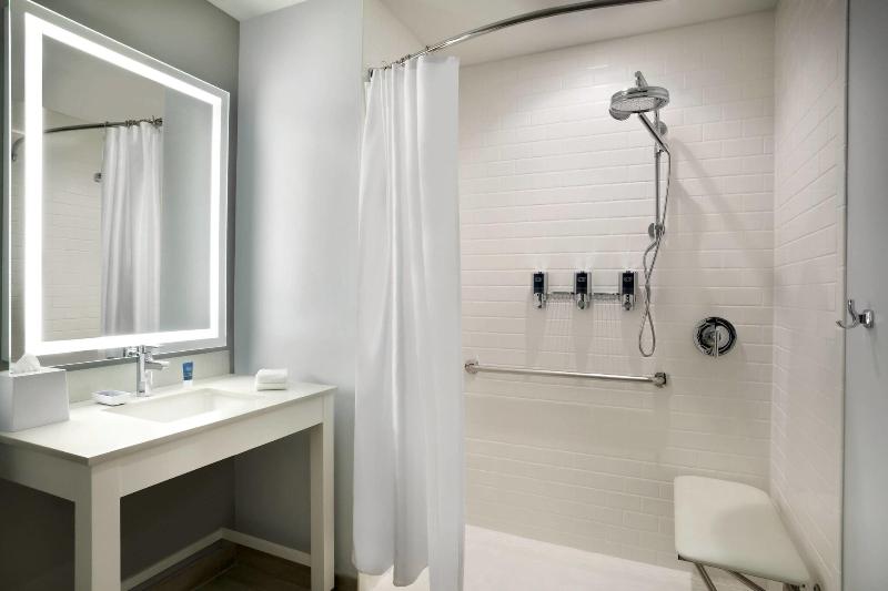 Номер Executive, Novotel London Heathrow Airport M4 Jct. 4