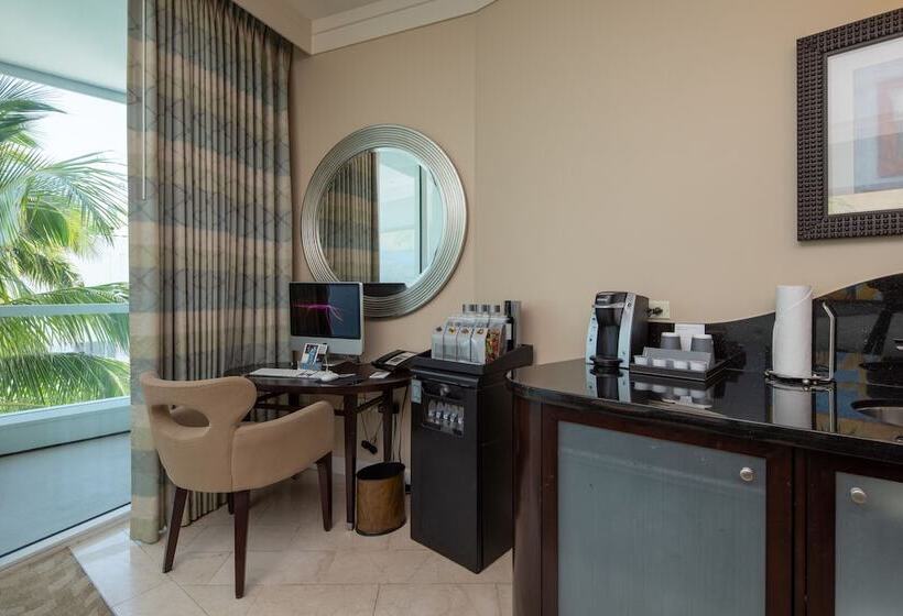 Полулюкс Вид на Бассейн, Fb Miami Beach Tresor Private Luxury Suites