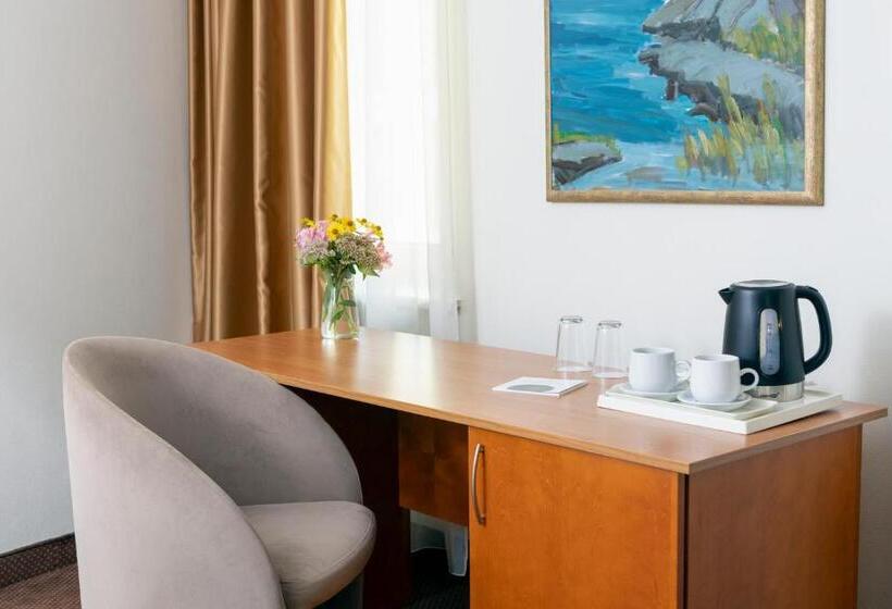 スイート, Art City Inn