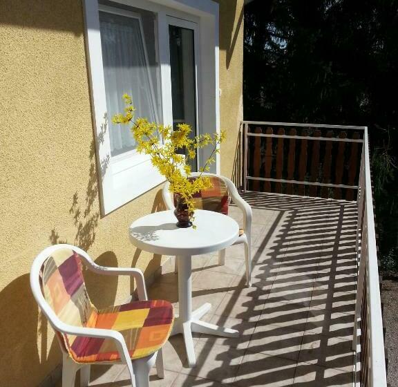 استودیو استاندارد با بالکن, Attila Apartmanház