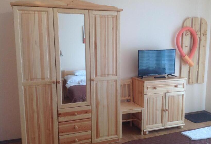 استودیو استاندارد با بالکن, Attila Apartmanház