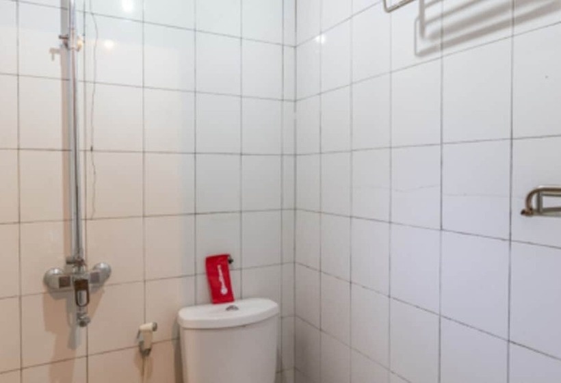 Номер Стандарт, Reddoorz At Omah Kayu Homestay Yogyakarta