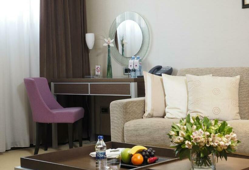 سوییت جونیور, In Hotel Beograd