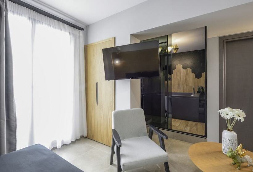 سوئیت دولوکس با چشمانداز, Pillow Urban Stay