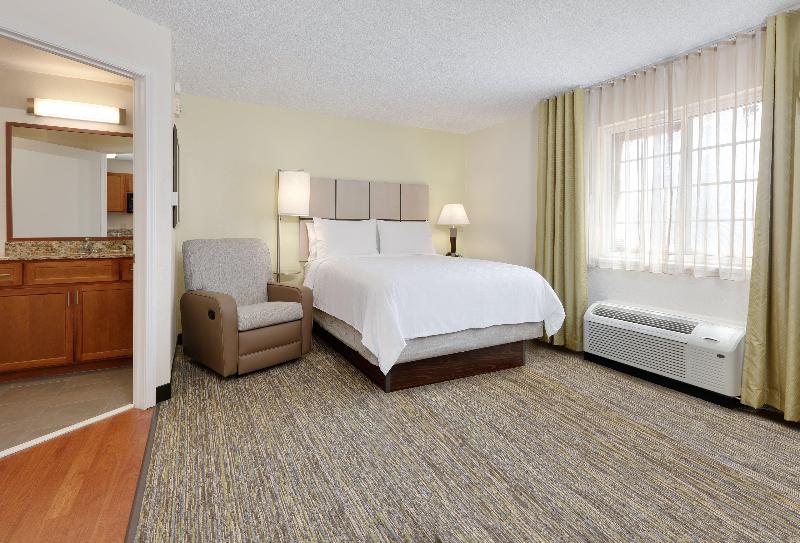Студия Стандарт, Candlewood Suites Salina, An Ihg