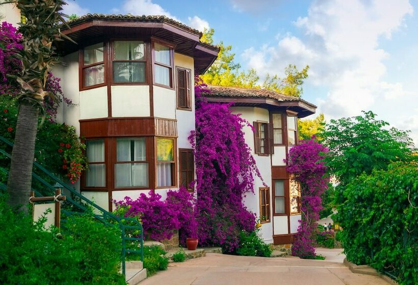 Бунгало Стандарт, Club & Hotel Letoonia