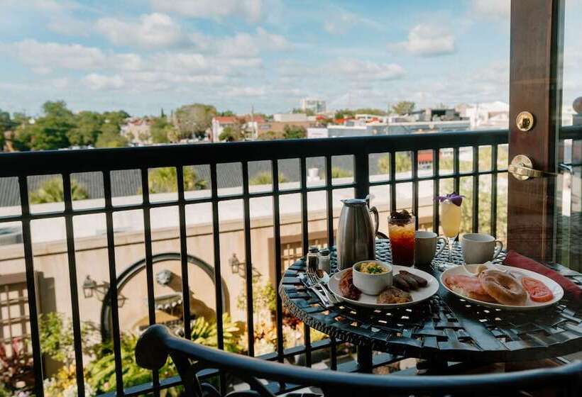 Lakosztály Erkéllyel, French Quarter Inn