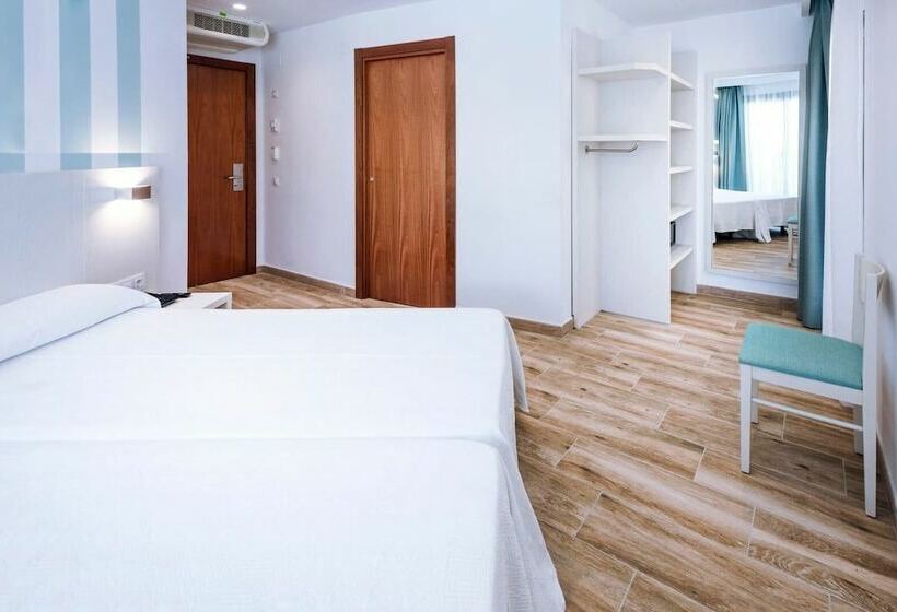 Chambre Triple Standard, Merce