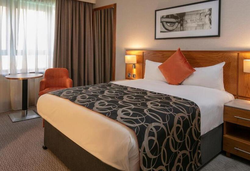 Номер Deluxe, The Crown London, Worldhotels Distinctive