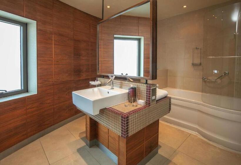 Люкс Кровать Кинг, The Crown London, Worldhotels Distinctive