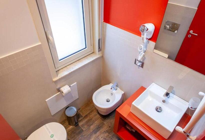 غرفة إقتصادية, Five Rooms Brolo