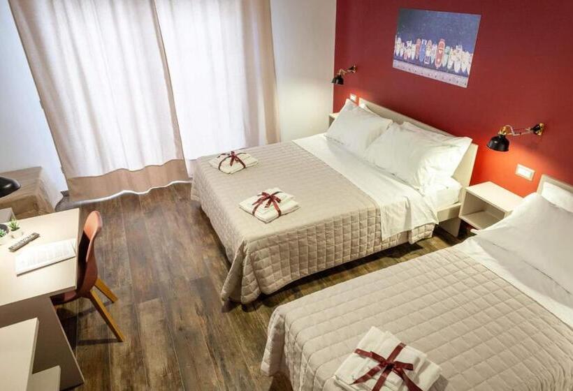 غرفة قياسية ثلاثية, Five Rooms Brolo