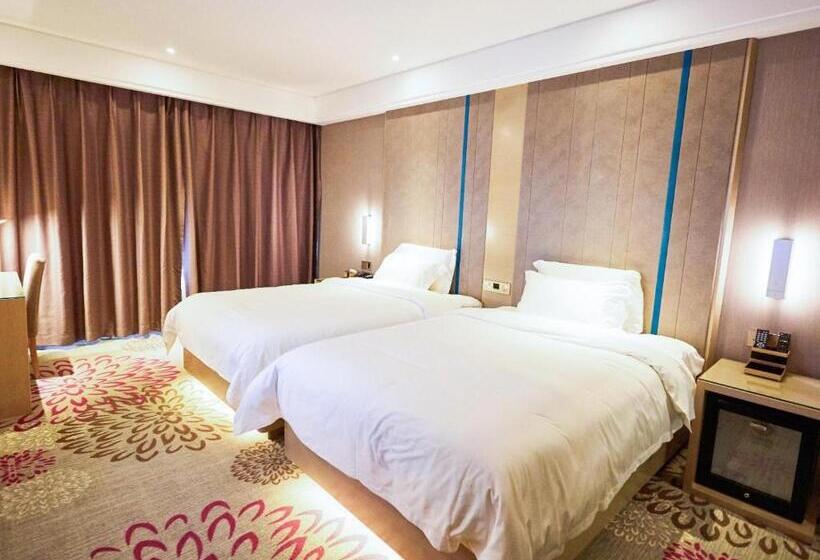 Номер Deluxe, Lavande Hotel Zhanjiang Haibin Avenue Jiangnanshijia