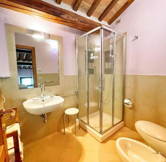 Четырехместный Номер Superior, Bed & Breakfast Montepulciano