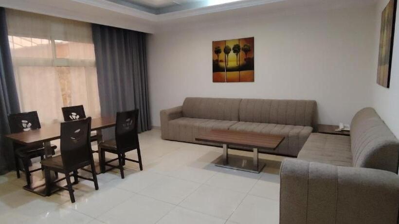 کلبه ییلاقی, Sea Club Resort