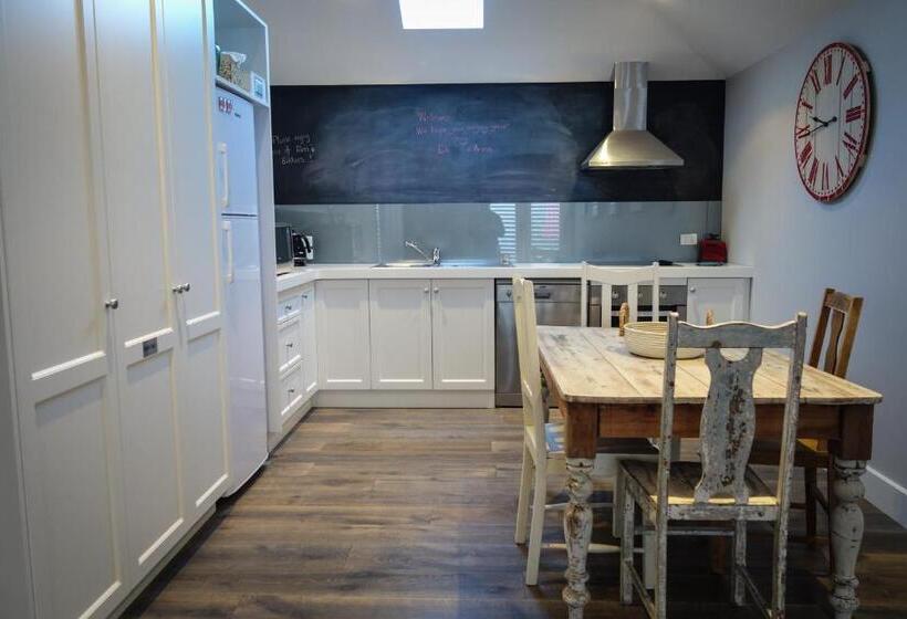 Дом 2 Спальни, Pomegranate Guest House