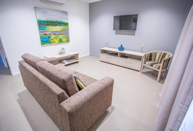 Апартаменты 3 Спальни, Spinifex Motel And Serviced Apartments