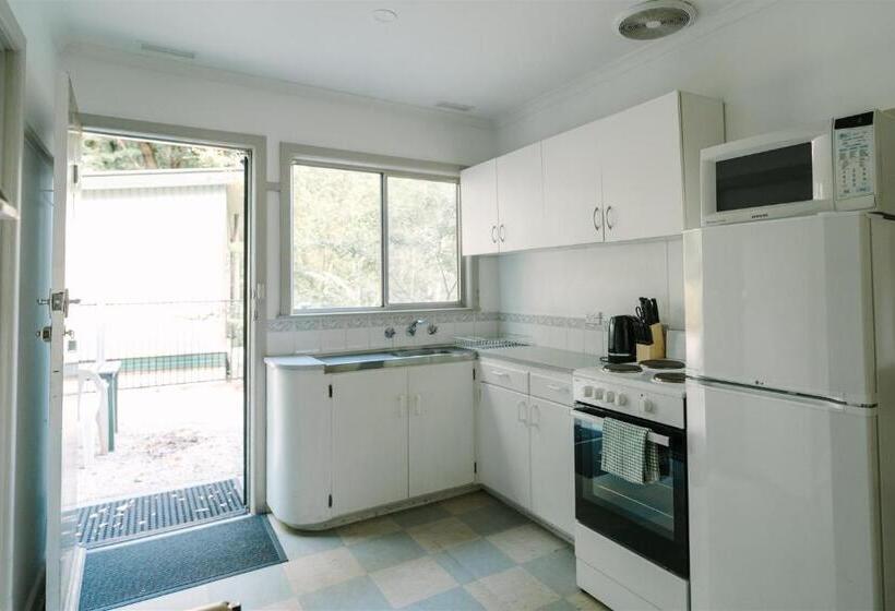 جناح مطلّ علي الحديقة, Alpine Riverside Cottages