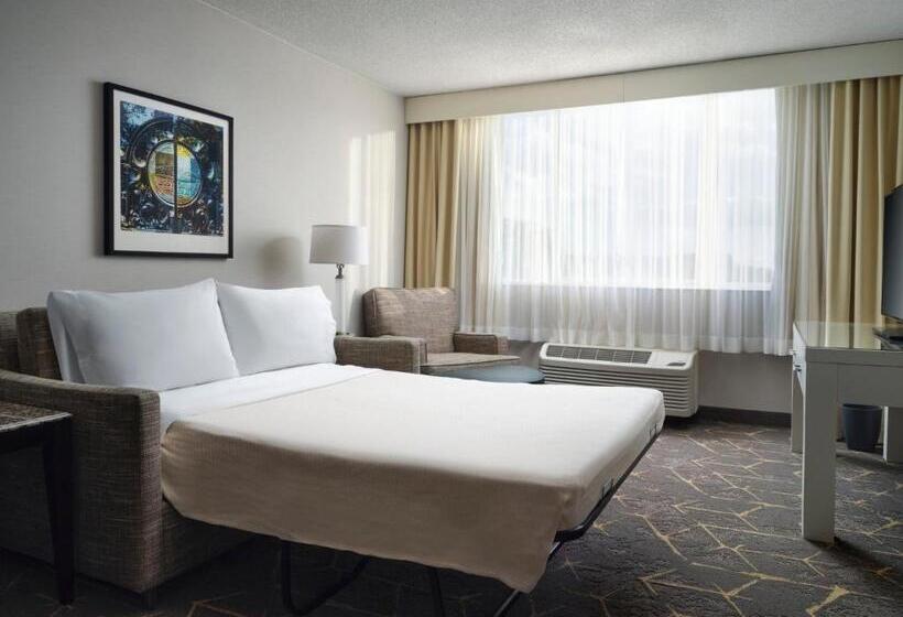 سوئیت با تخت بزرگ, Holiday Inn Hotel & Suites Boston   Peabody By Ihg