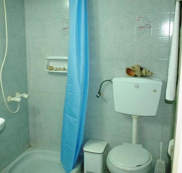 Chambre Triple Economy, Levante Beach