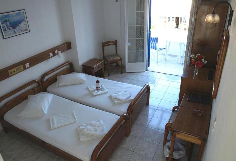 Chambre Standard Vue Piscine, Levante Beach