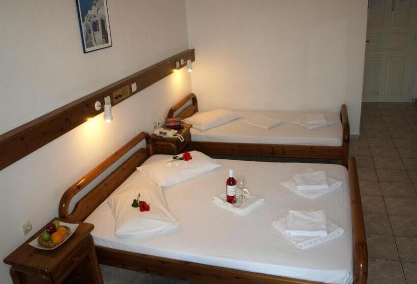 Chambre Triple Standard Vue Piscine, Levante Beach