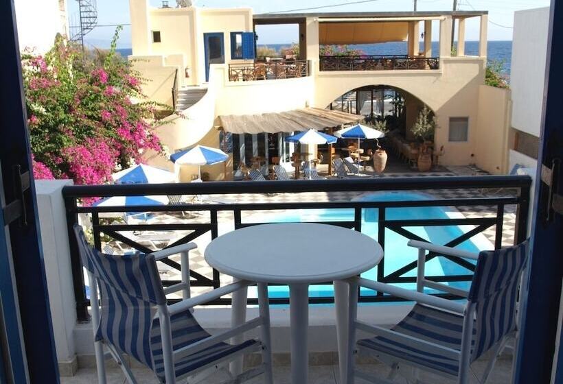 Chambre Standard Vue Piscine, Levante Beach