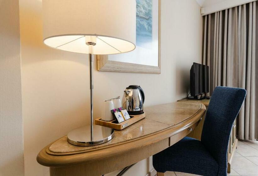 اتاق استاندارد با چشم‌انداز باغ, Maritim Antonine Hotel & Spa
