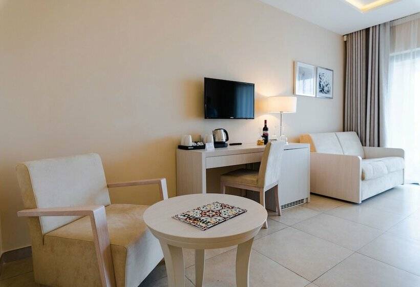 سوییت جونیور لوکس, Maritim Antonine Hotel & Spa