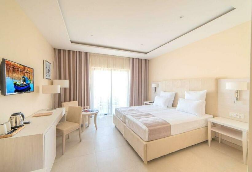 اتاق لوکس با چشم‌انداز باغ, Maritim Antonine Hotel & Spa