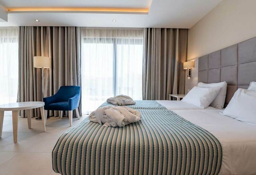 اتاق لوکس با چشم‌انداز باغ, Maritim Antonine Hotel & Spa