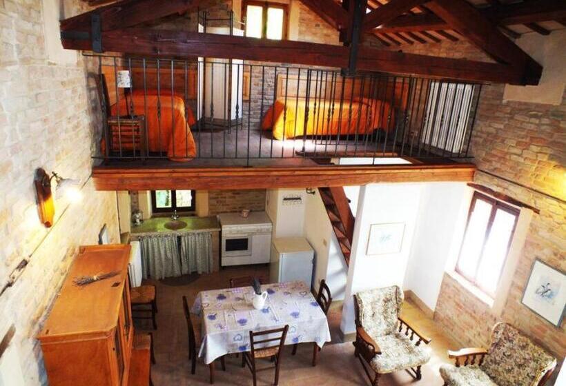 اتاق خانوادگی با چشم‌انداز باغ, Agriturismo La Casa Della Lavanda  Il Casale