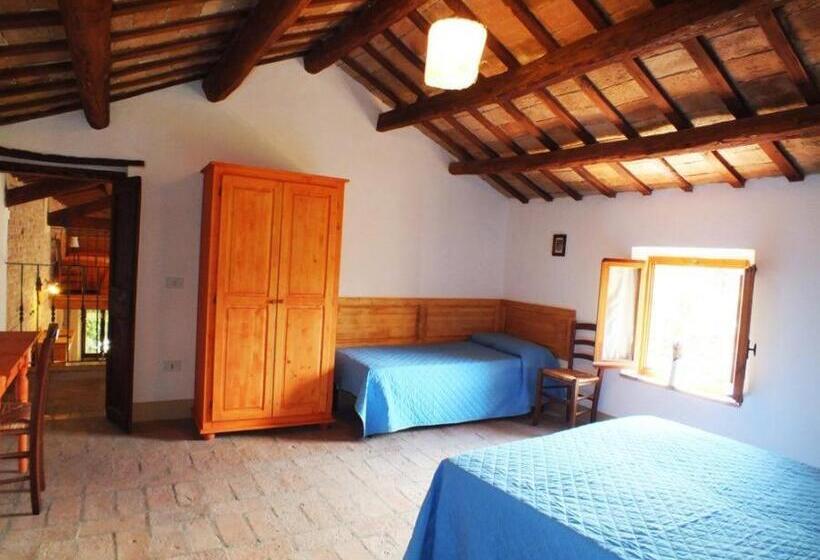 اتاق خانوادگی با چشم‌انداز باغ, Agriturismo La Casa Della Lavanda  Il Casale