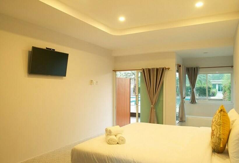 Chambre Standard Vue Piscine, Thongchai Resort