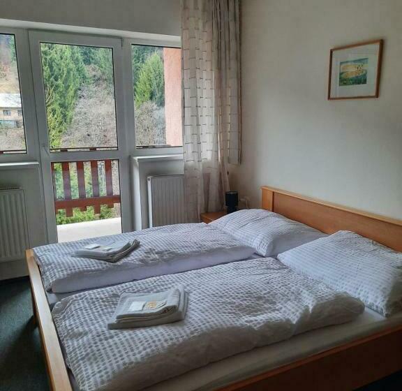 Четырехместный Номер Стандарт, Horský Hotel Podjavorník