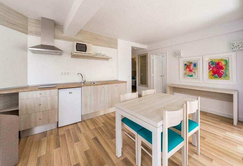 2 Bedroom Apartment, Comitas Floramar