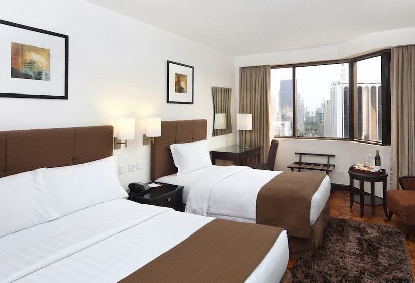 Номер Deluxe, City Garden Hotel Makati