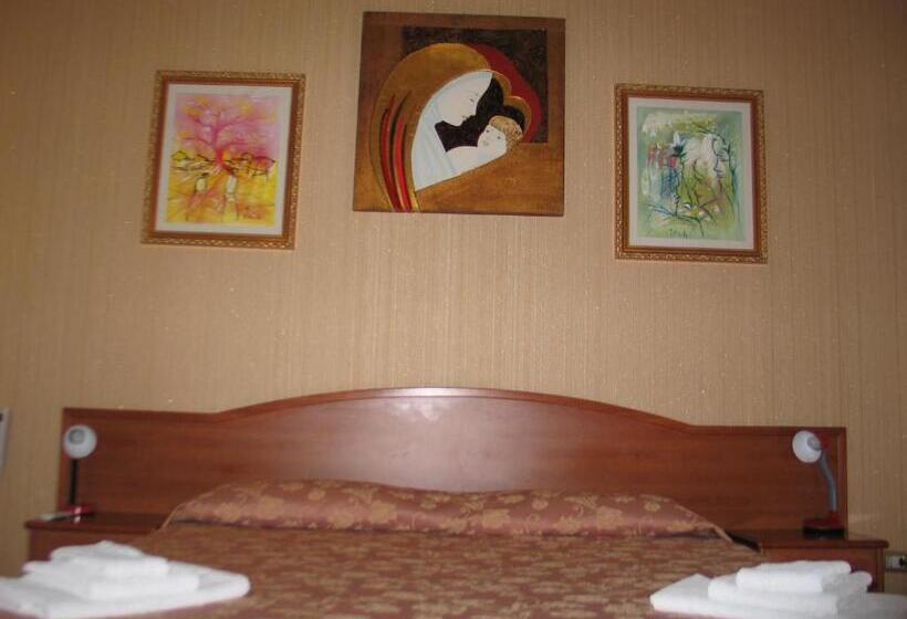Номер Стандарт с Балконом, Bed & Breakfast Minu