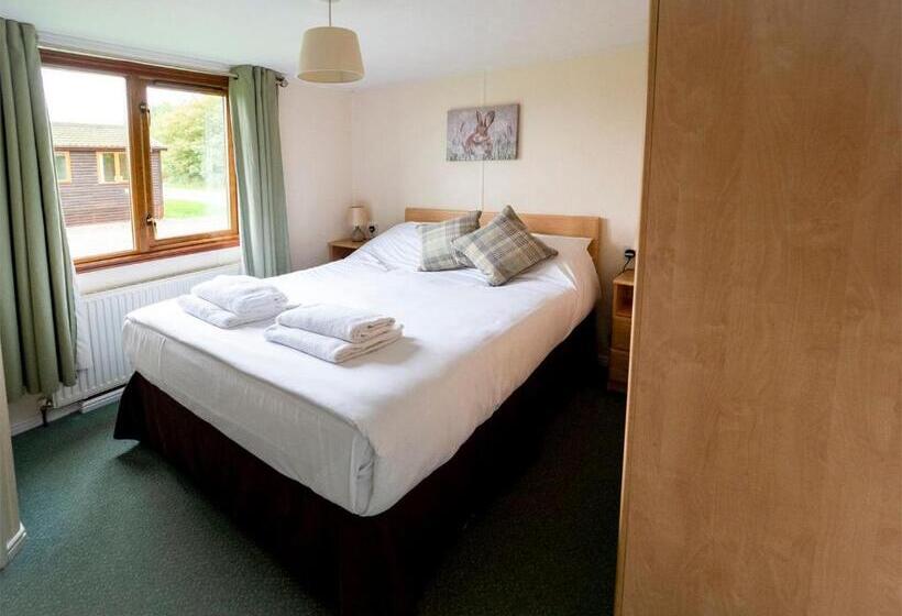 Дом 2 Спальни, Athelington Hall Farm Lodges