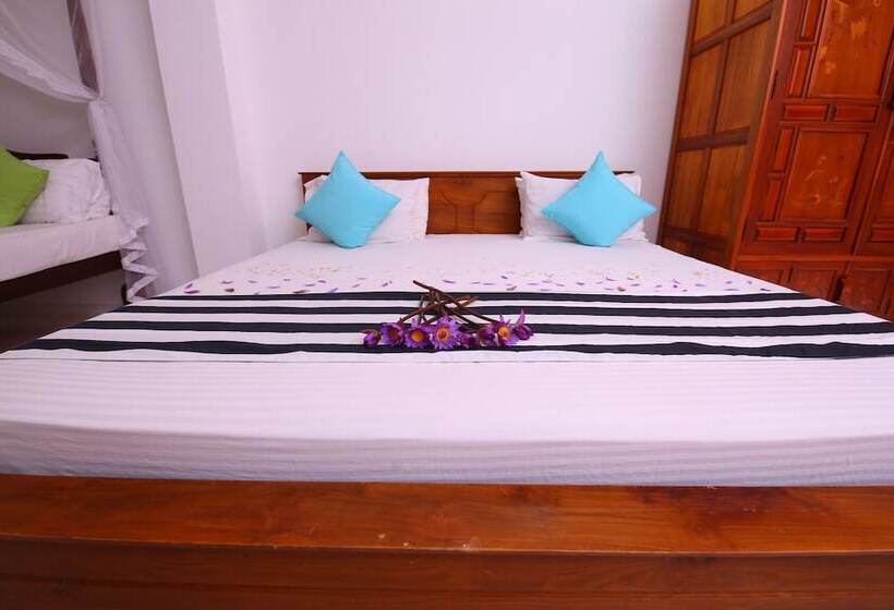 四人豪华间, Beach Villa Polhena