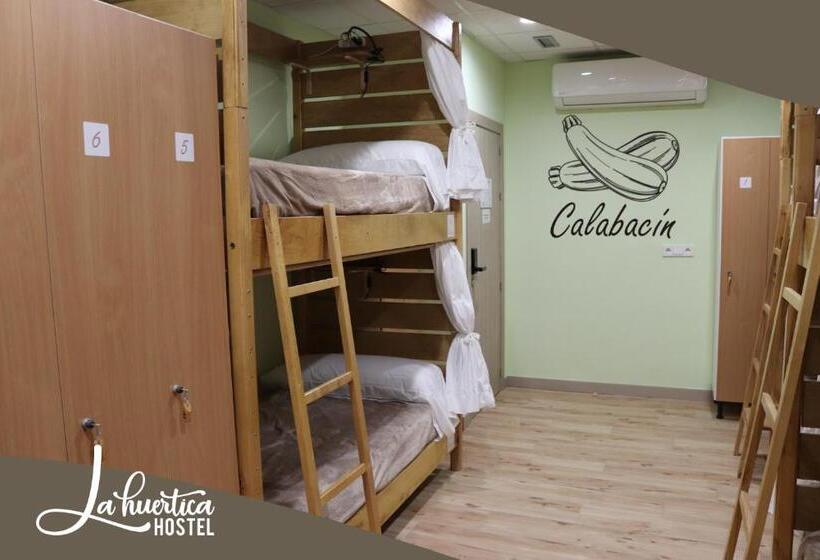 家庭间, Hostel La Huertica