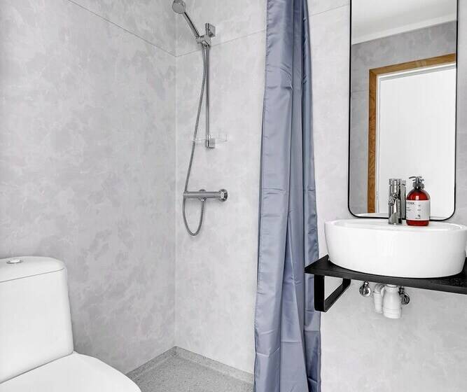 豪华房间, Lille Hotell
