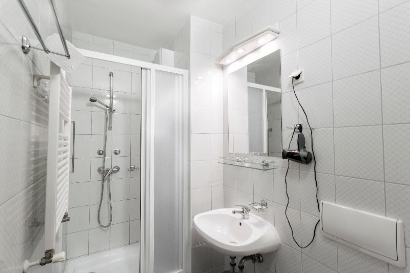 Номер Стандарт, Corvin Hotel Budapest Sissi Wing