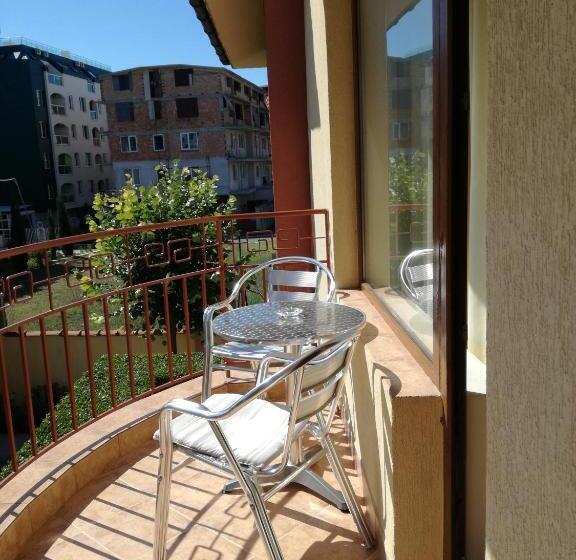חדר סטנדרט לארבעה, Guest House Radiana