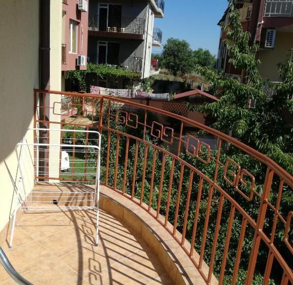 חדר סטנדרט לארבעה, Guest House Radiana