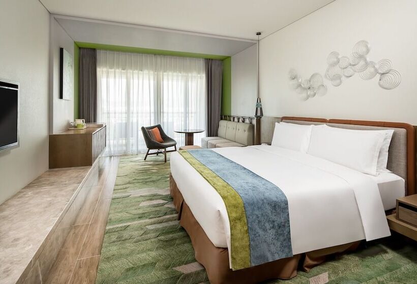 Номер Premium Вид на Бассейн, Holiday Inn Resort Sanya Bay, An Ihg