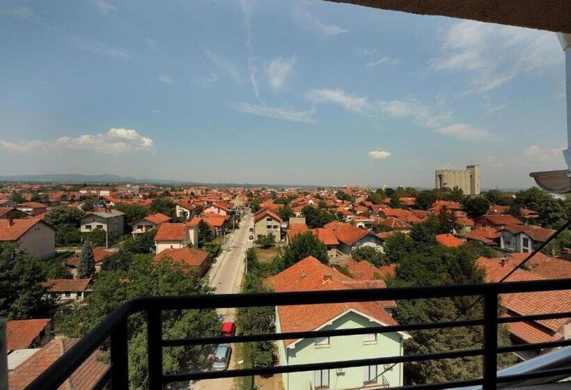 اتاق لوکس, Agent Lux Apartments