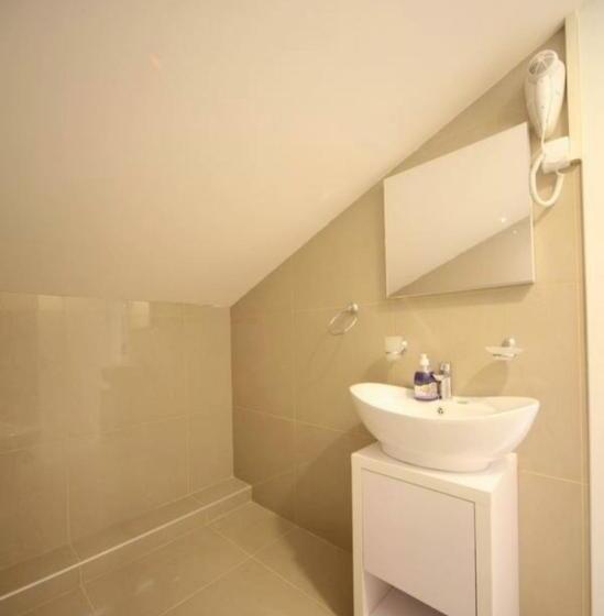 اتاق استاندارد, Agent Lux Apartments