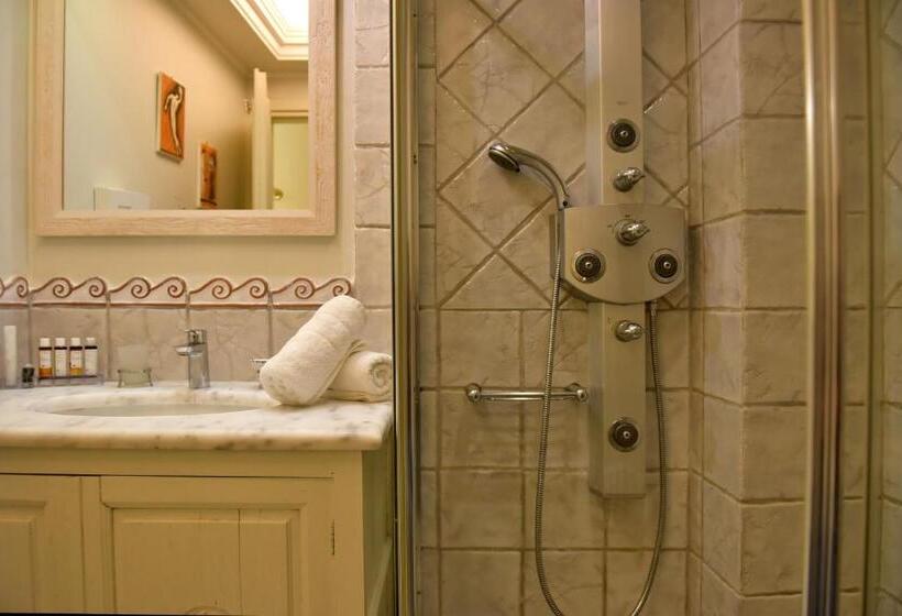 Family Suite, Angelica Boutique